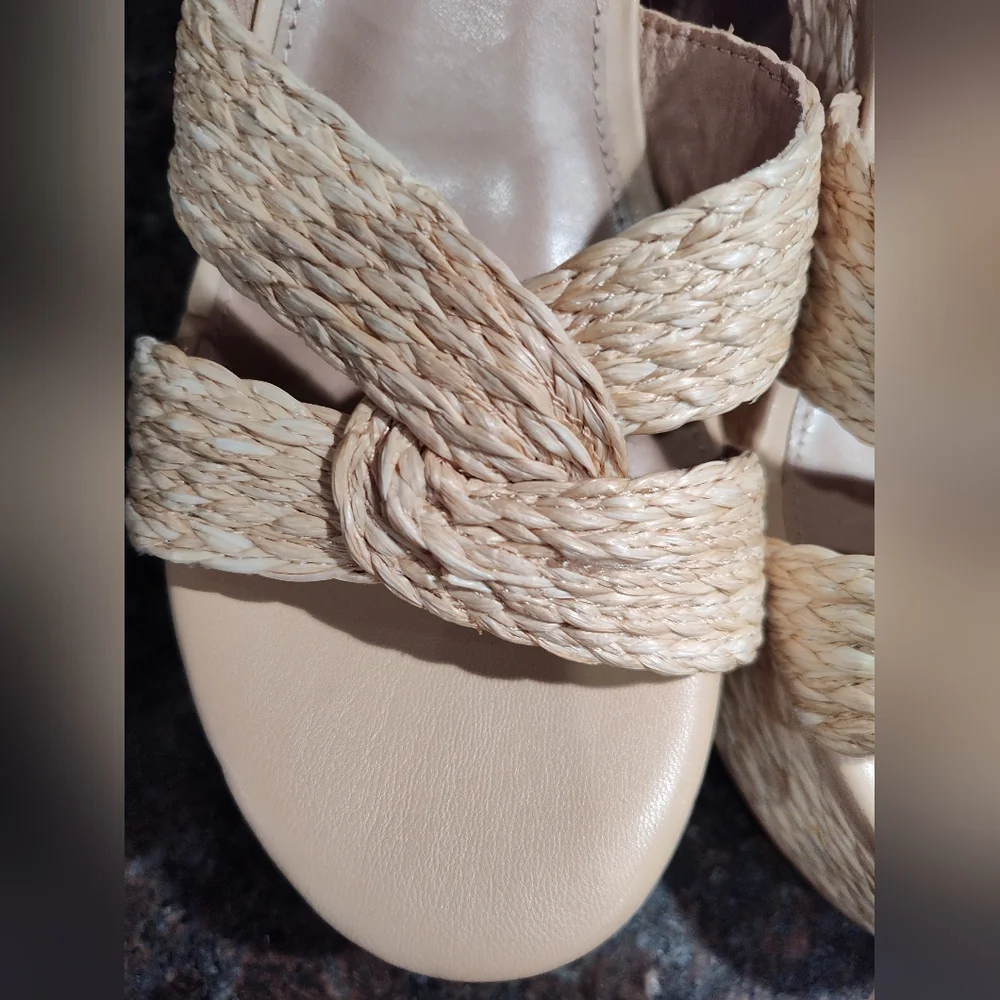NWOT Steve Madden Carisma Natural Platform Sandals, Size 10